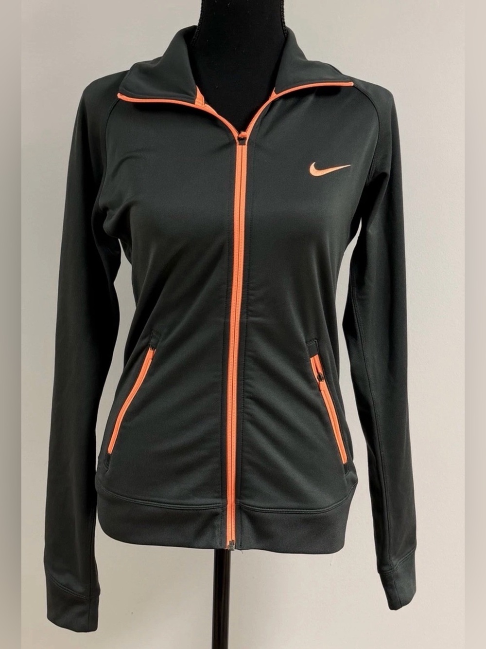 Nike Jacket Women's Gray Running Dri-Fit Long Sleeve Full Zip Size Medium
